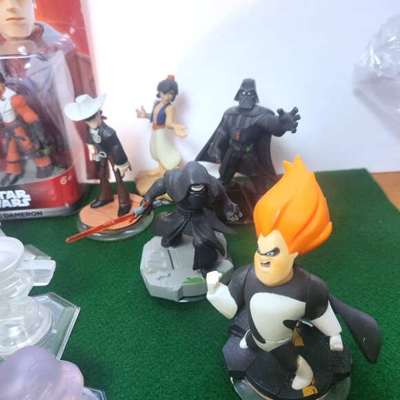 Disney Infinity Lot of 16 Figurines and Crystals 2.0 and 3.0 Various - Picture 14 of 16